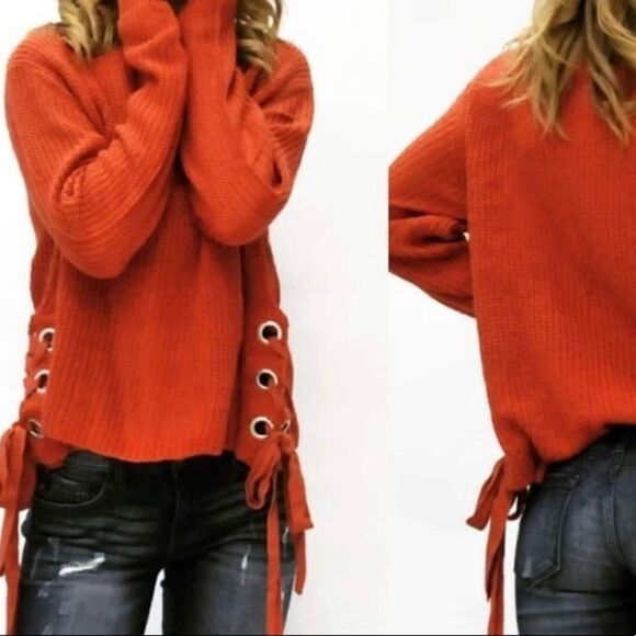 Side Lacing Sweater - Picture 6 of 16
